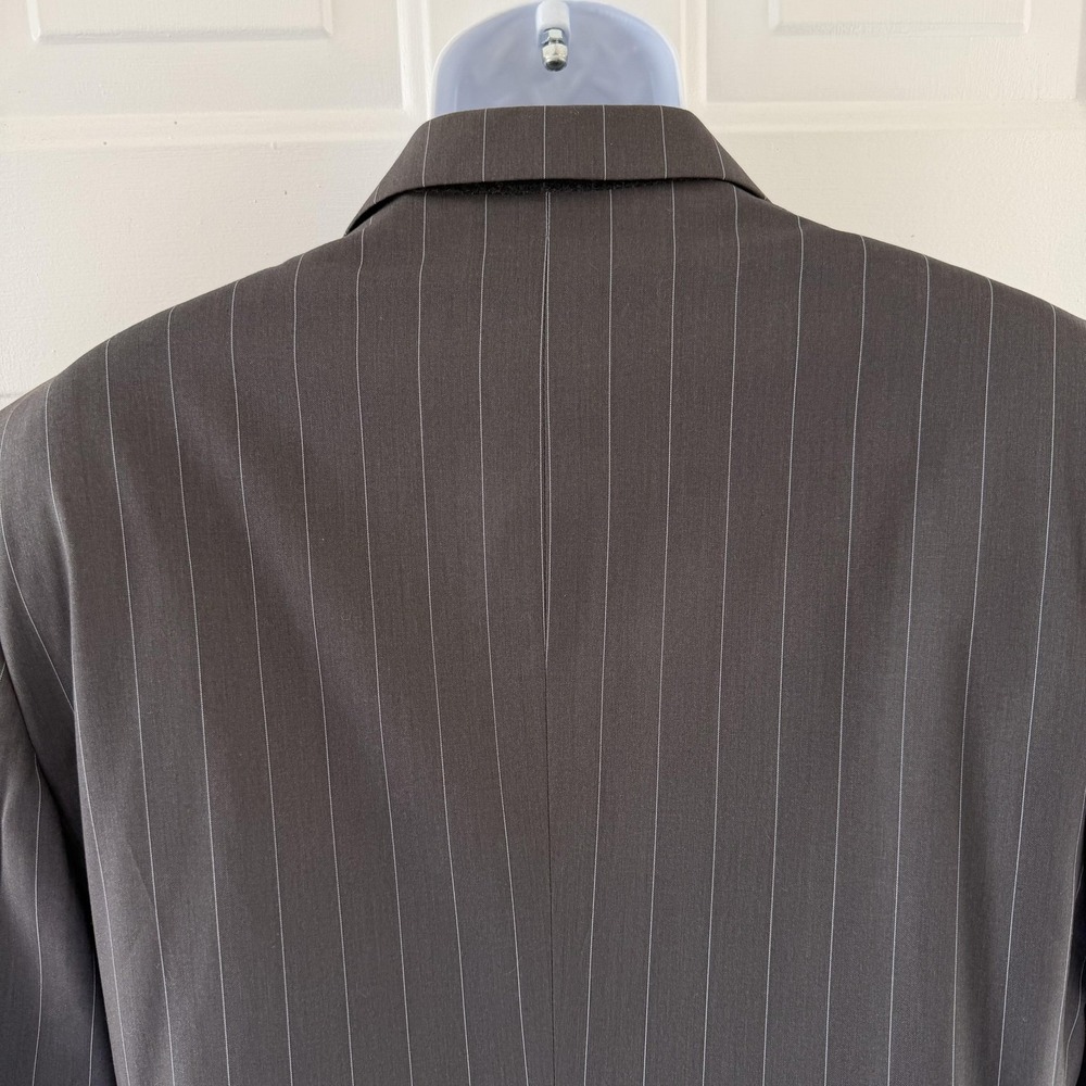 Insignia Collezione Gray Pinstripe Three Button Sport Coat Blazer Men's 44R - Picture 6 of 16